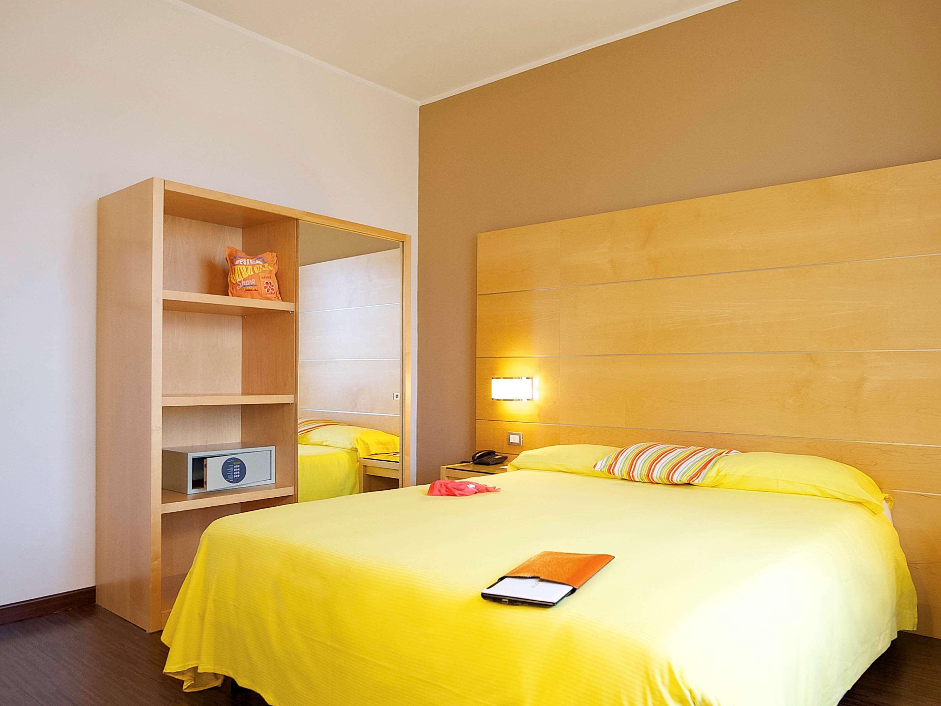 Ibis Styles Parma Toscanini Екстериор снимка
