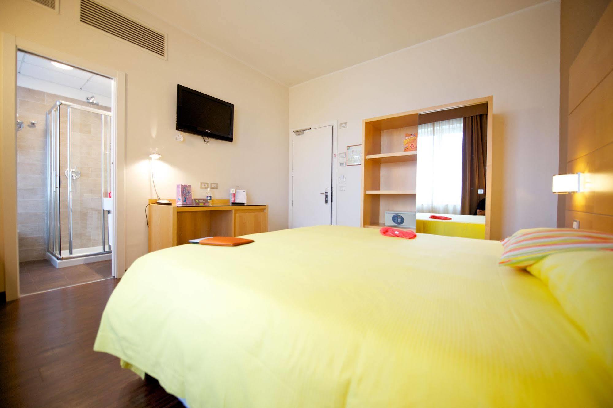 Ibis Styles Parma Toscanini Екстериор снимка